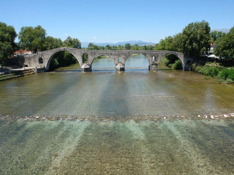 ενίσχυση και κατασκευή γέφυρας